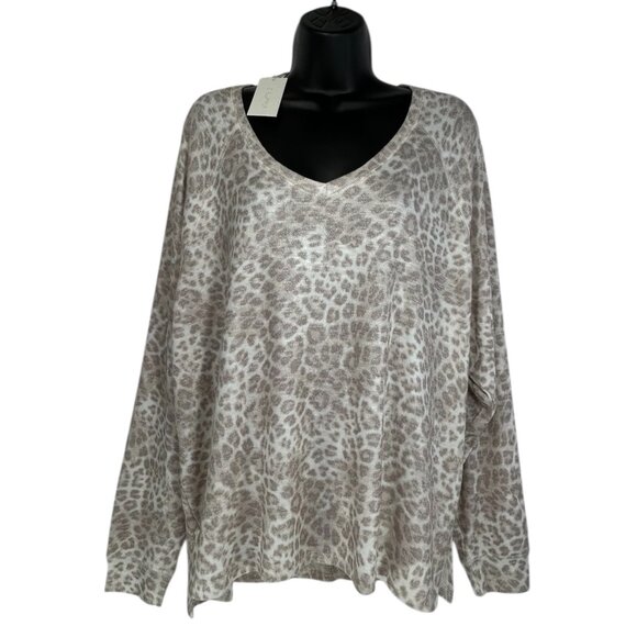 Z SUPPLY Lindell Leopard Slub Sweater Top Sz M Grey Beige VNeck Knit Rayon Blend - Picture 2 of 10